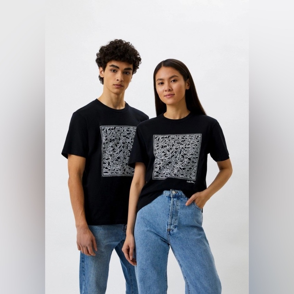 Keith Haring x Uniqlo Party of Life Retro Graffiti size-M. Keith Haring UT